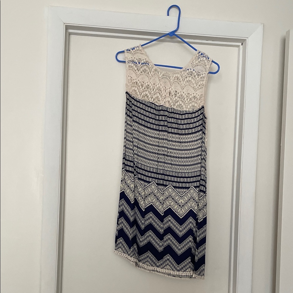 Blue and White Sleeveless European Dress